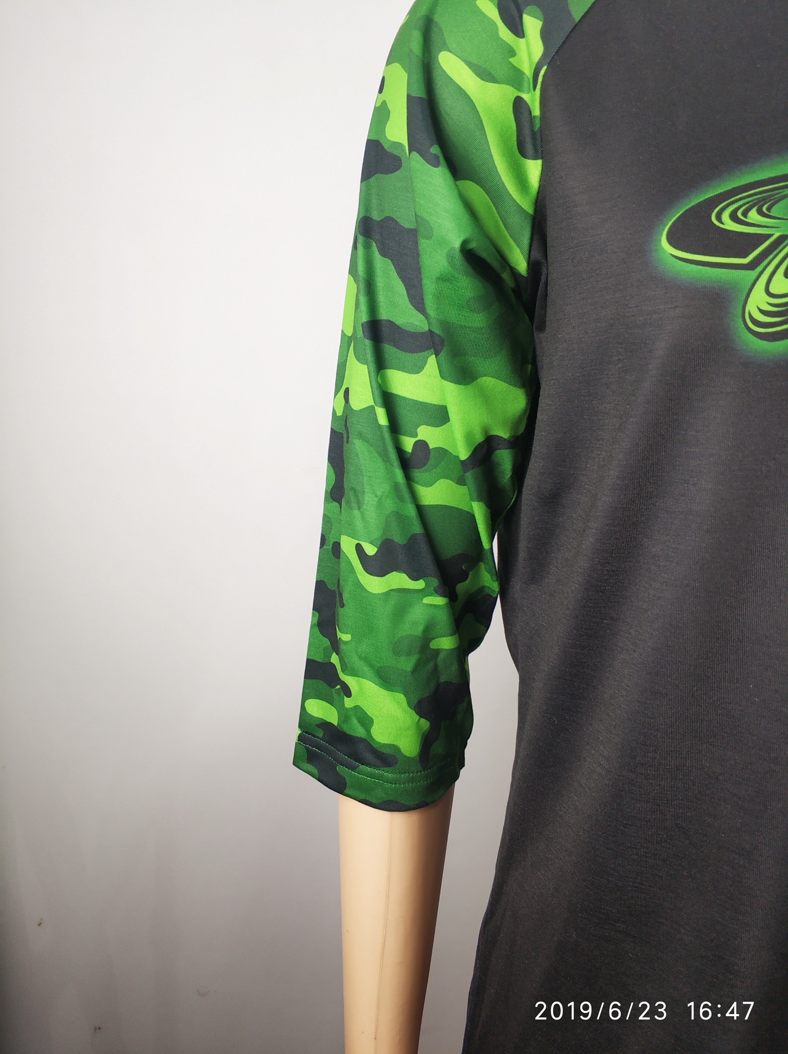 Custom made fashion printed 3/4 sleeve t shirts 